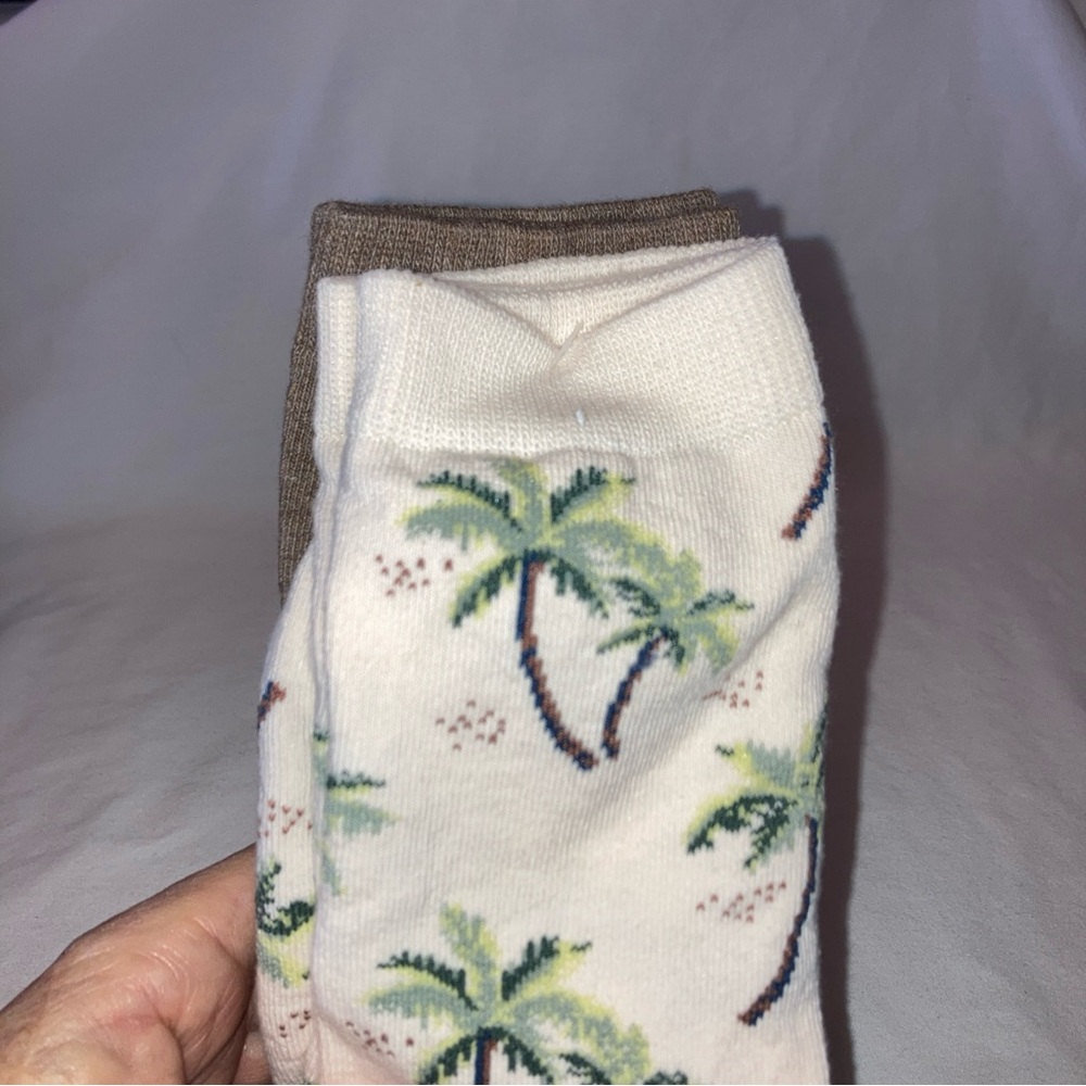 2 packs of A New Day Palm Women’s Print and Solid Brown and cream colored socks. - Picture 5 of 8